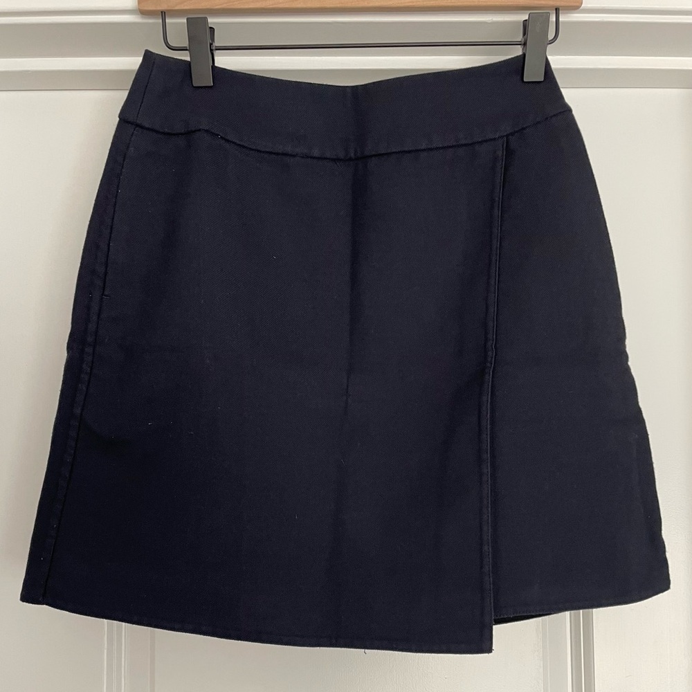 Uniqlo Navy Mini Skirt with Pockets!